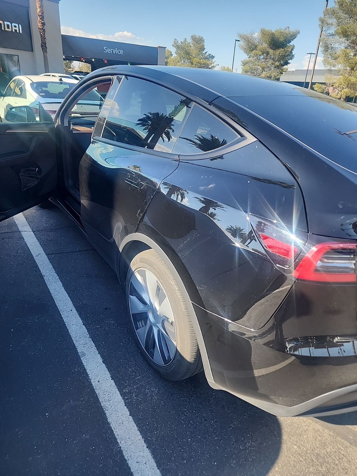 tesla model y 2023 7SAYGDED8PF960960 image tesla model y 2023 7SAYGDED8PF960960 image
